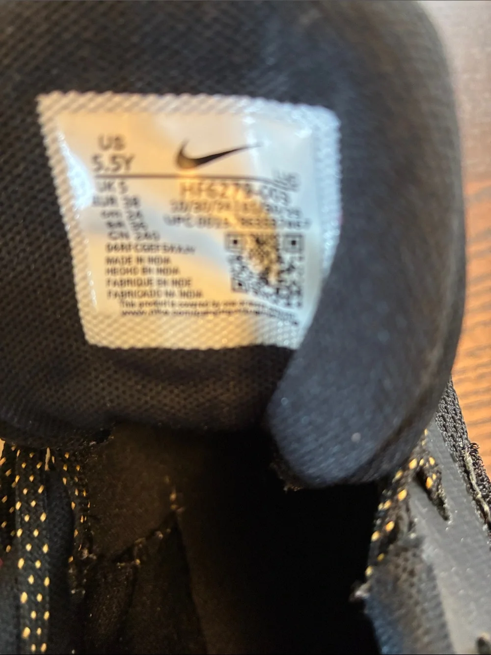 Nike Black and Gold Low-Top Basketball Shoes - Picture 10 of 10